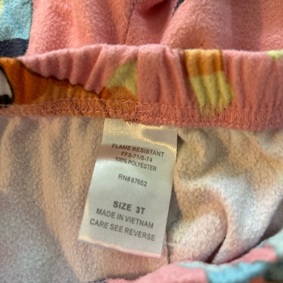 Bluey Pink Girls PJ Set
Size 3T - Picture 9 of 10